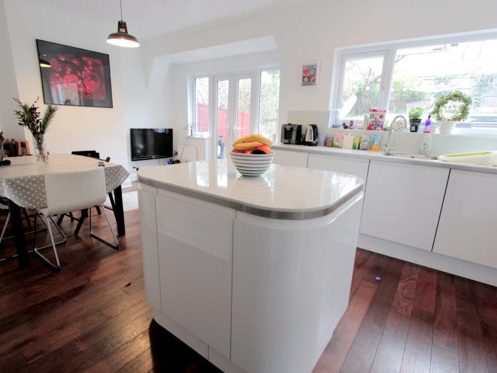 Warwick Road, Barnet, Herts, EN5 5EQ