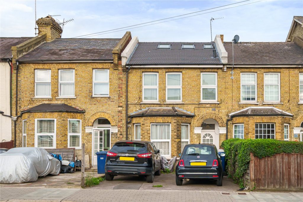 East Barnet Road, Barnet, Hertfordshire, EN4 8QS