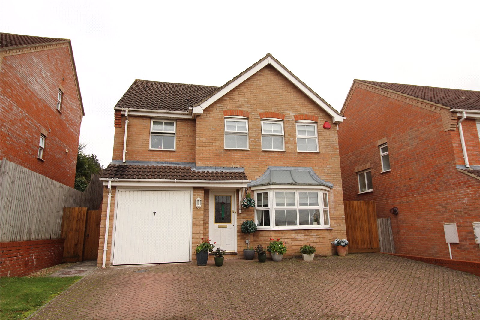 Darlands Drive, Hunters