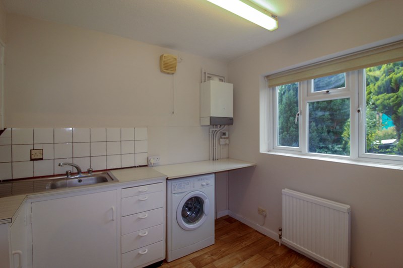 Woodville Road, New Hunters