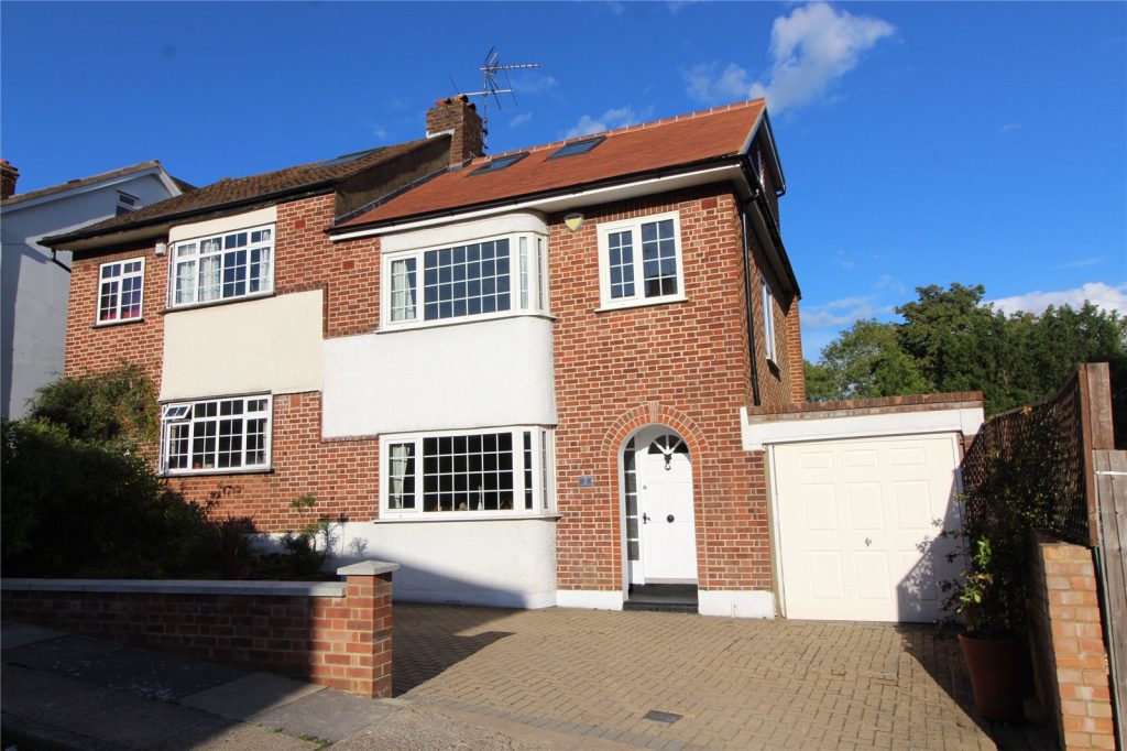 Norfolk Road, New Hunters