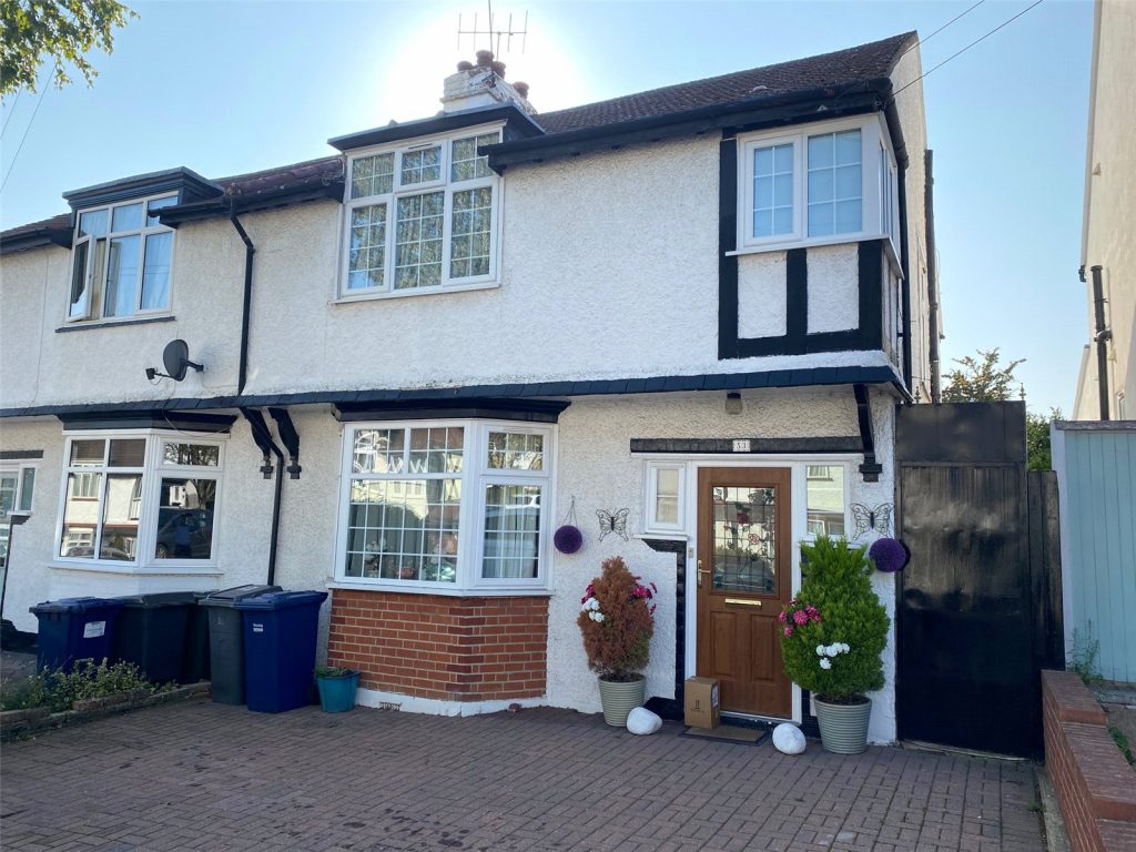 Cedar Lawn Avenue, Hunters