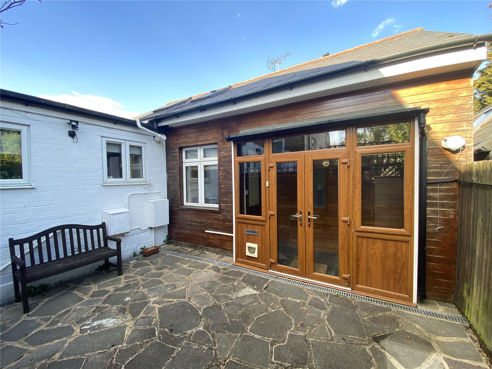 Edward Road, Hunters