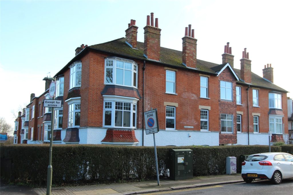 Bedford Avenue, Hunters