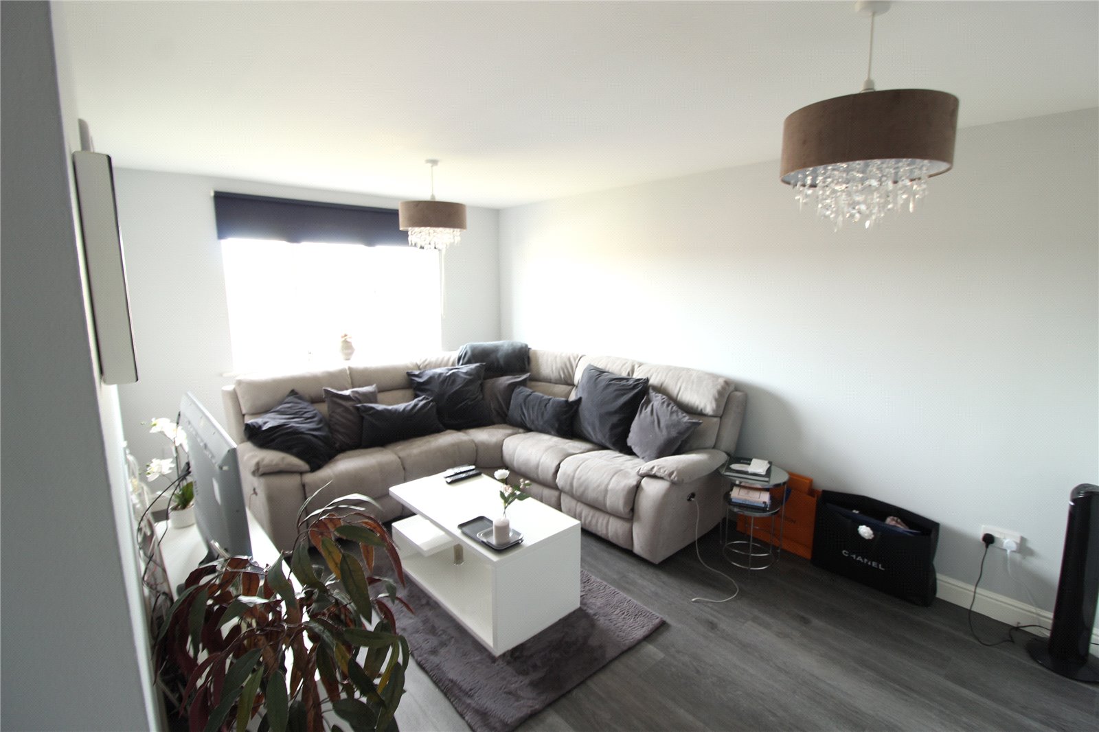 Clarence Close, Hunters