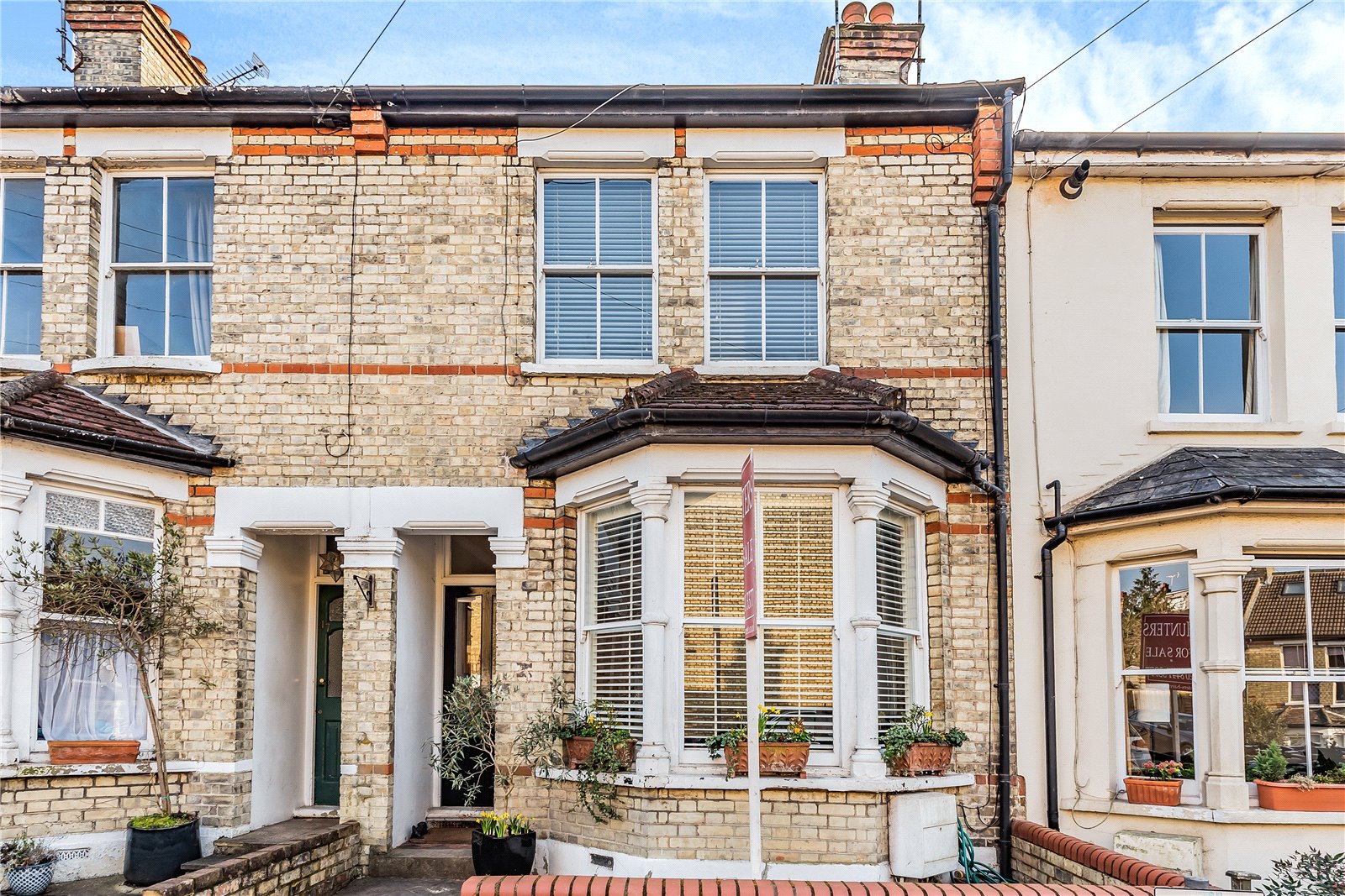 Falkland Road, Hunters