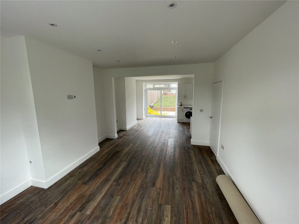 East Walk, East Hunters