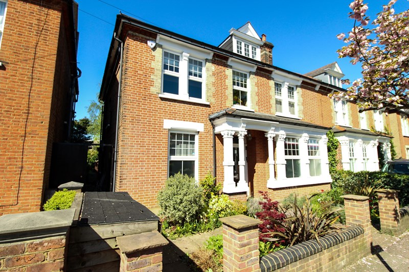 The Avenue, High Hunters