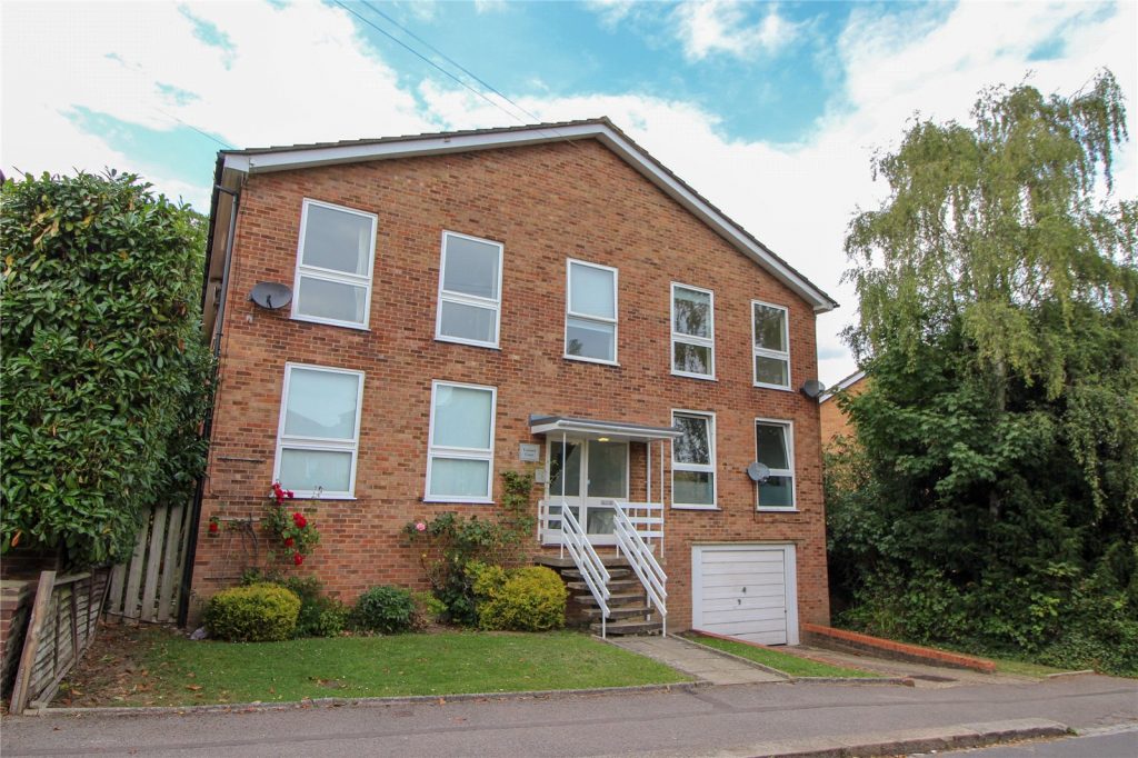 Leonard Court, 2 Prospect Road Hunters