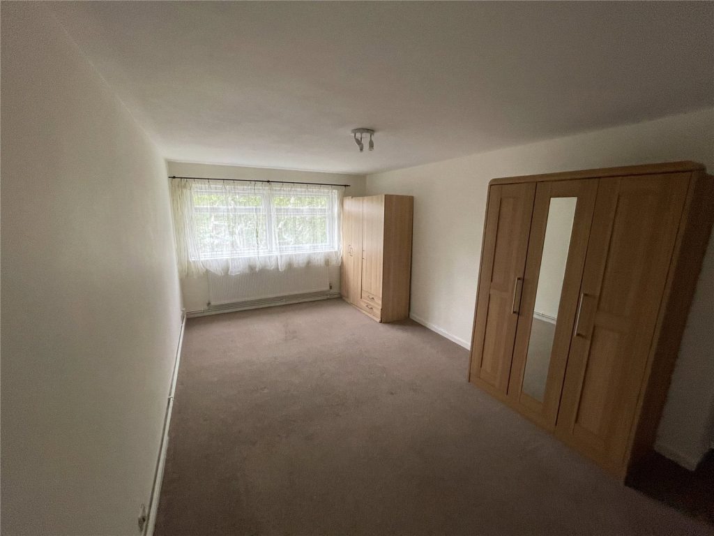 Longmore Avenue, Hunters