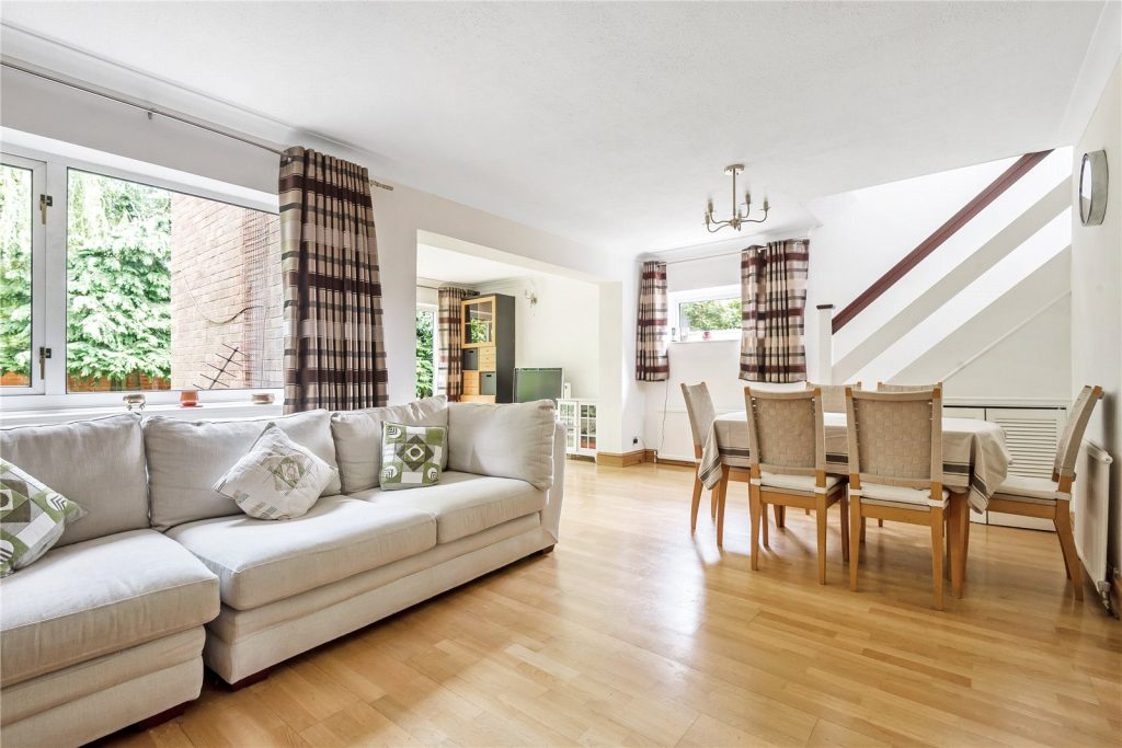 Vincent Close, Hunters