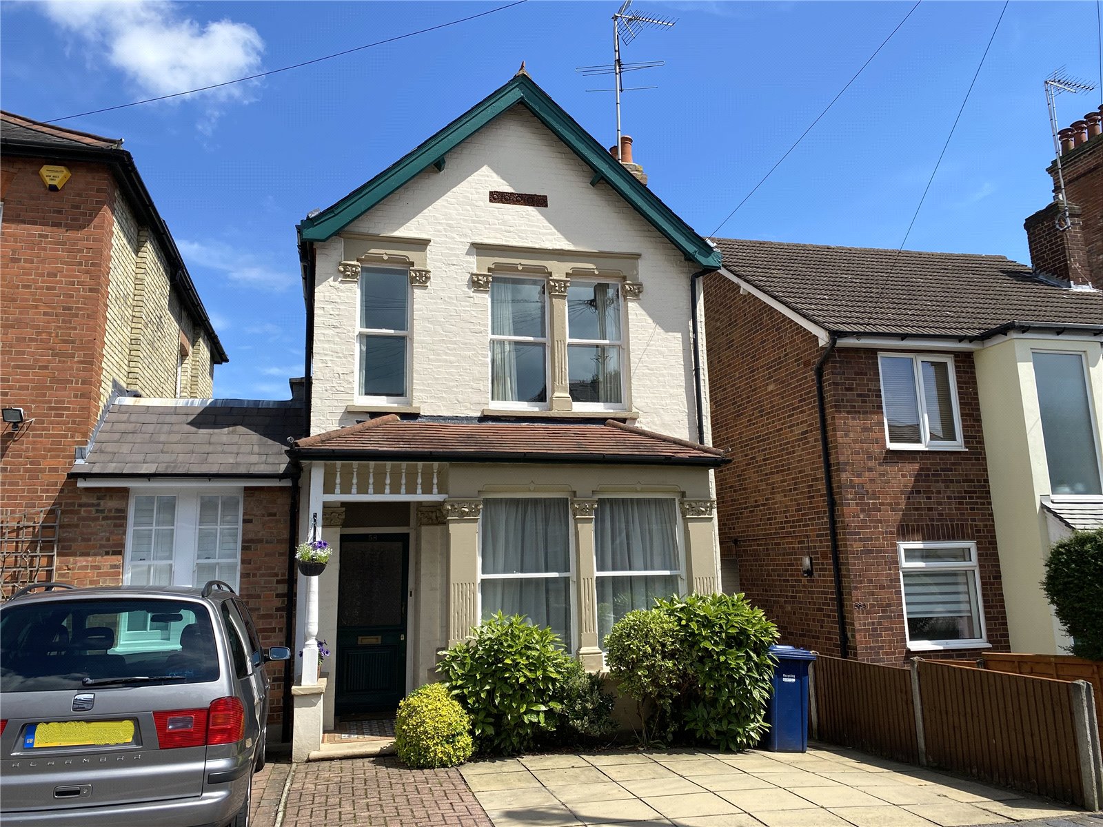 Hadley Road, Hunters