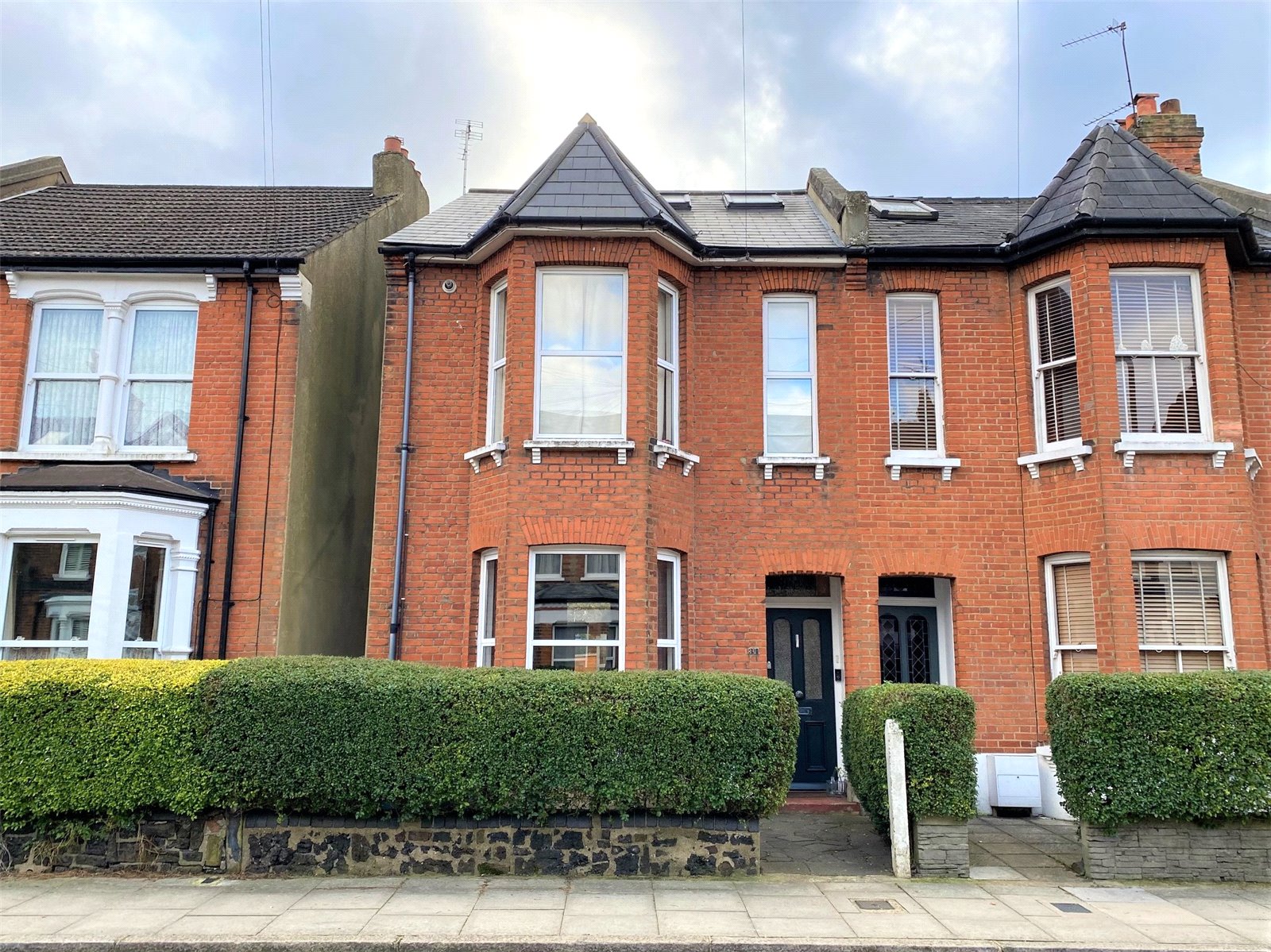 Carnarvon Road, Hunters