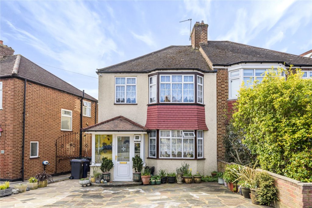 Sherrards Way, Hunters