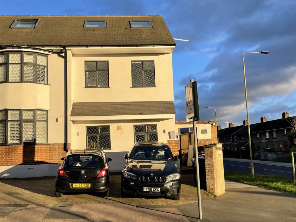 Milton Avenue, Hunters