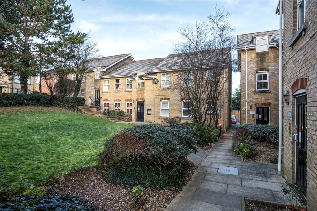 Tapster Street, Barnet