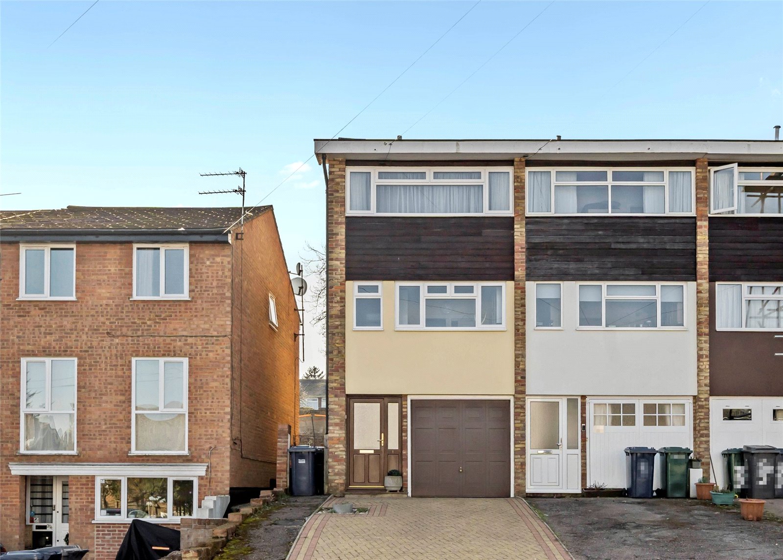 King Edward Road, Hunters