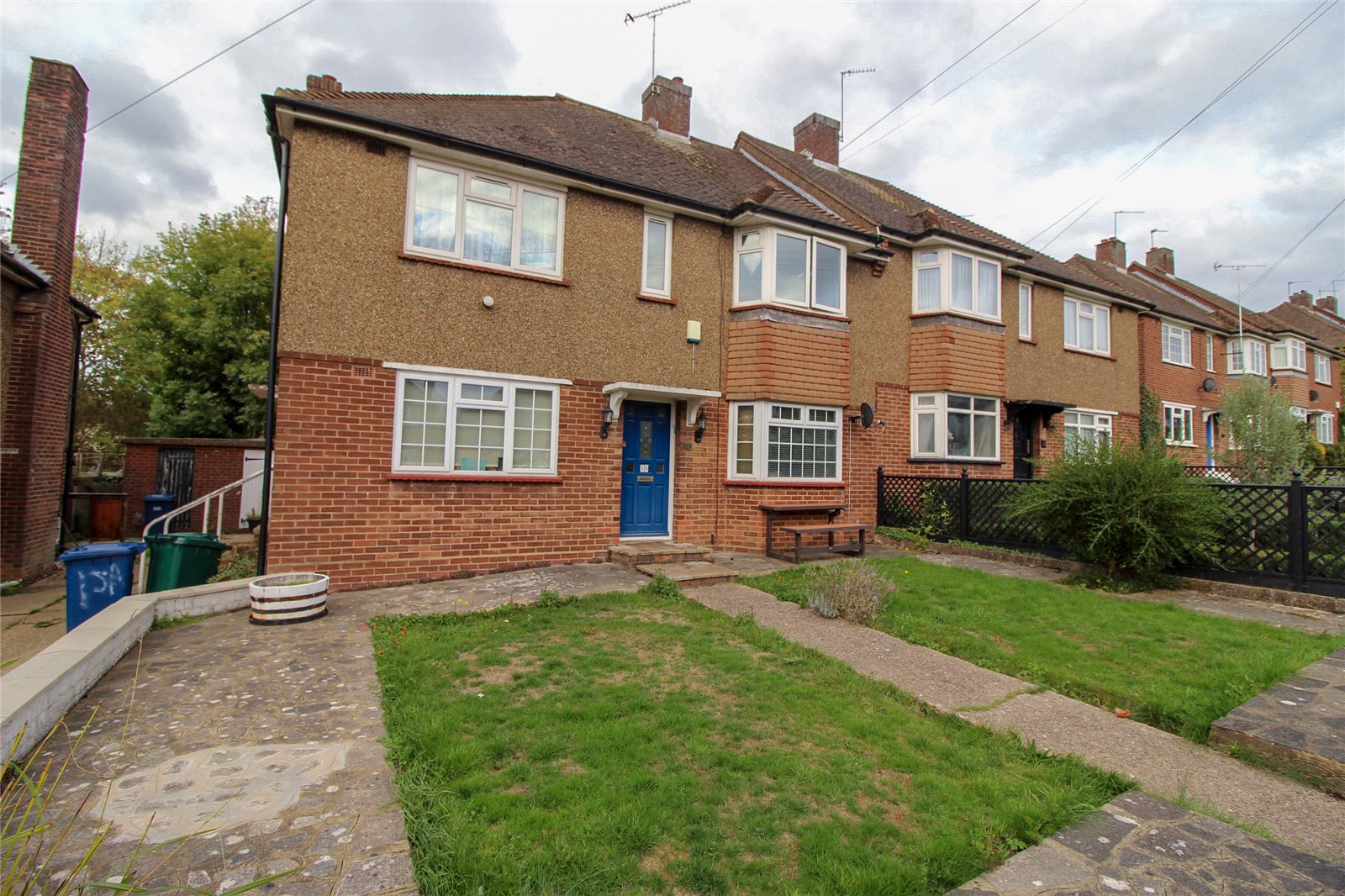 Grove Road, Cockfosters Hunters