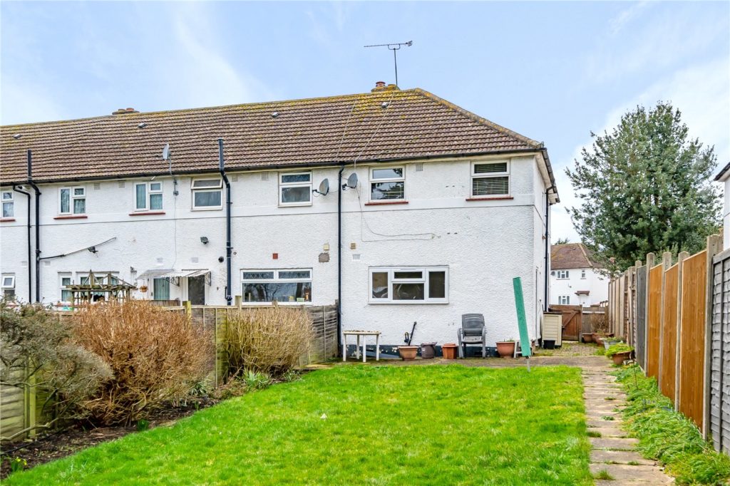 Brent Place, Hunters