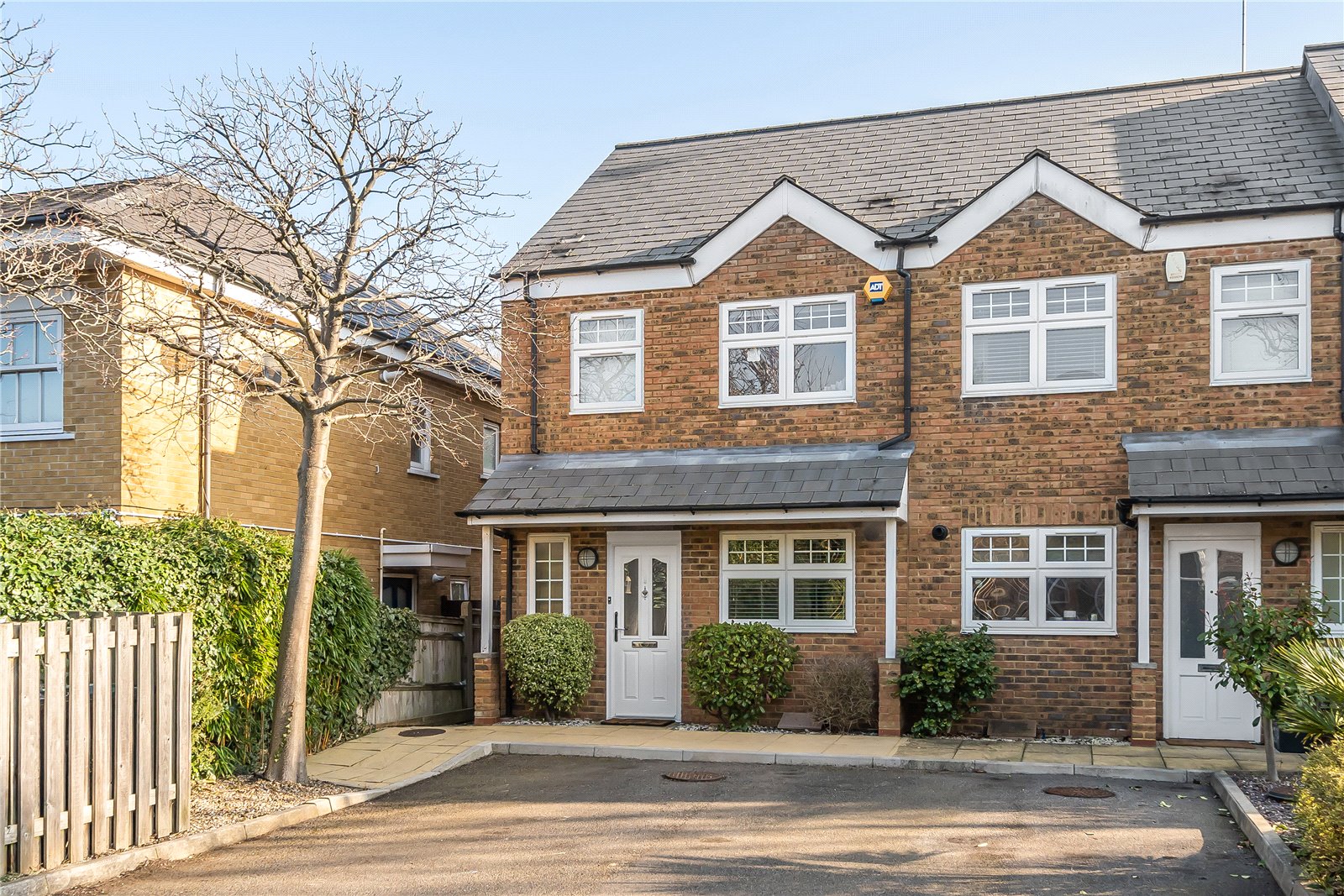 Elwood Close, Hunters