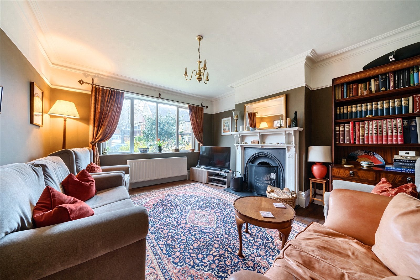 Normandy Avenue, Hunters