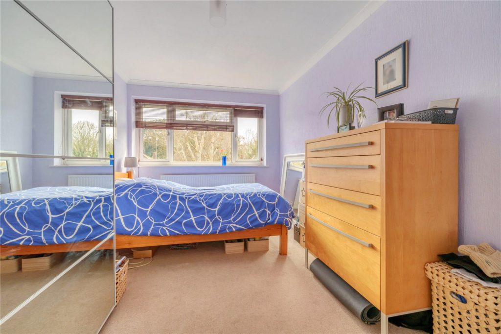 Vernon Crescent, Hunters