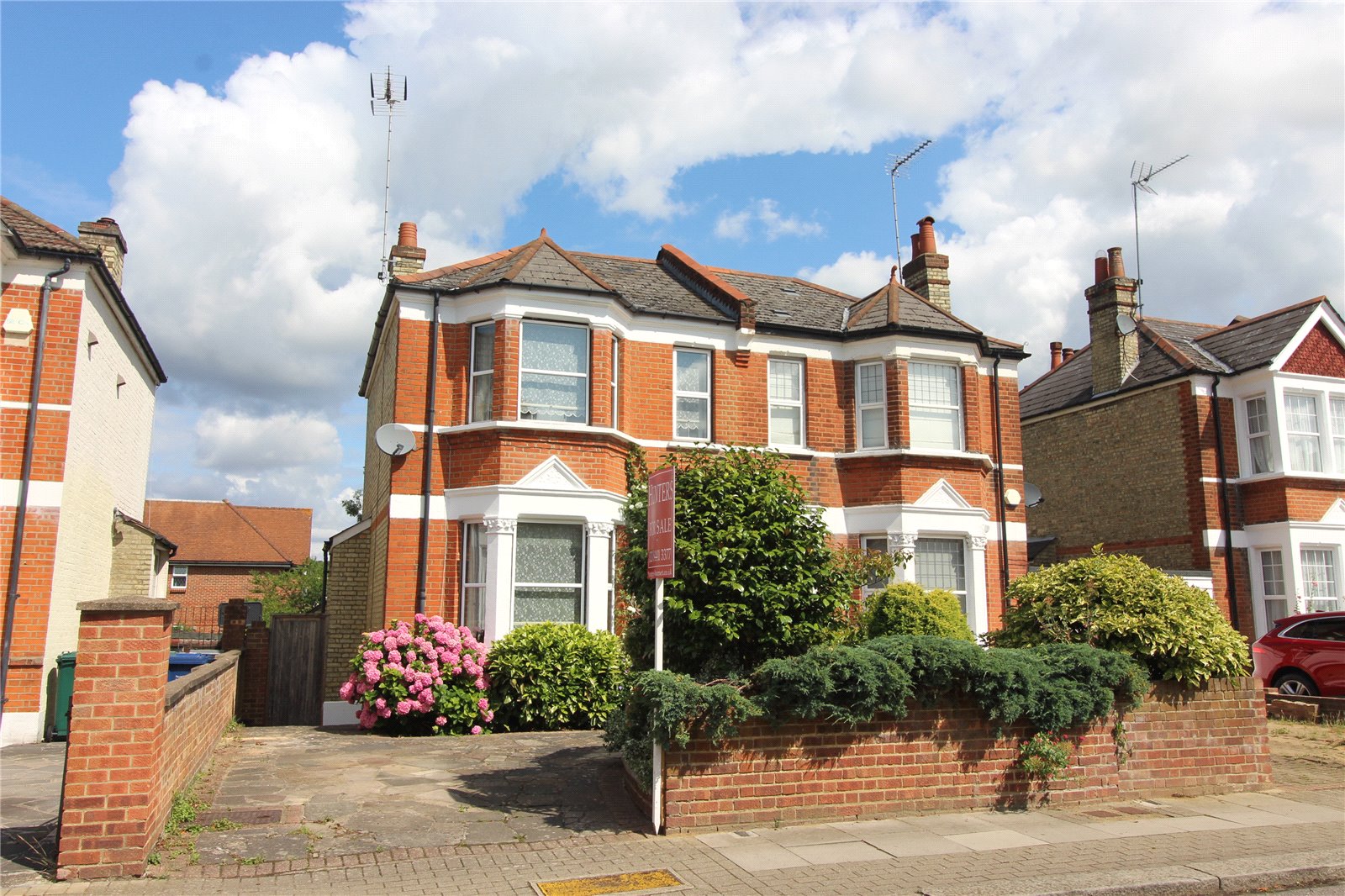 Leicester Road, Hunters