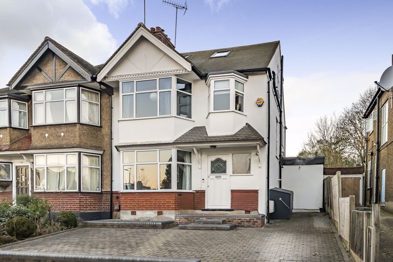 Bethune Avenue, London Hunters