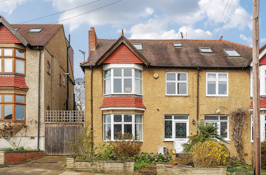 Milton Avenue, Barnet