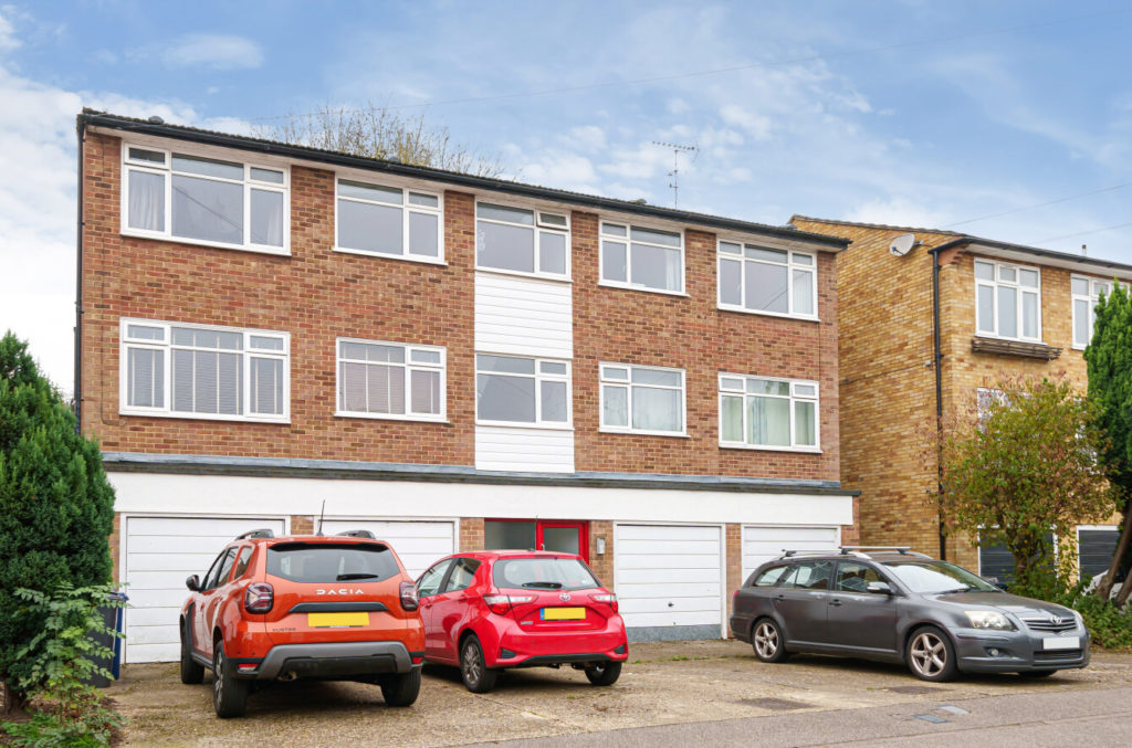 Warwick Road, Barnet, EN5 5EH