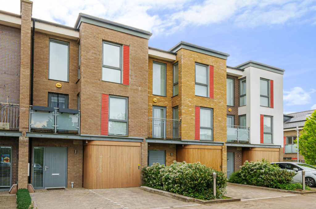 Sambroke Square, Barnet