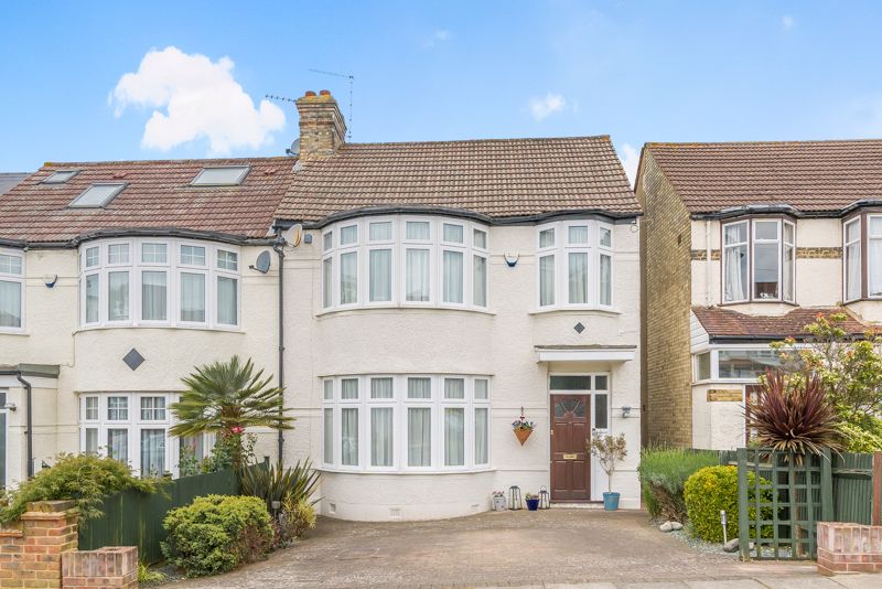 Ridgeway Avenue, Barnet