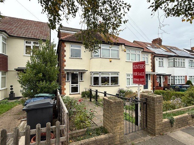 Holyrood Road, New Barnet, Barnet, EN5 1DG
