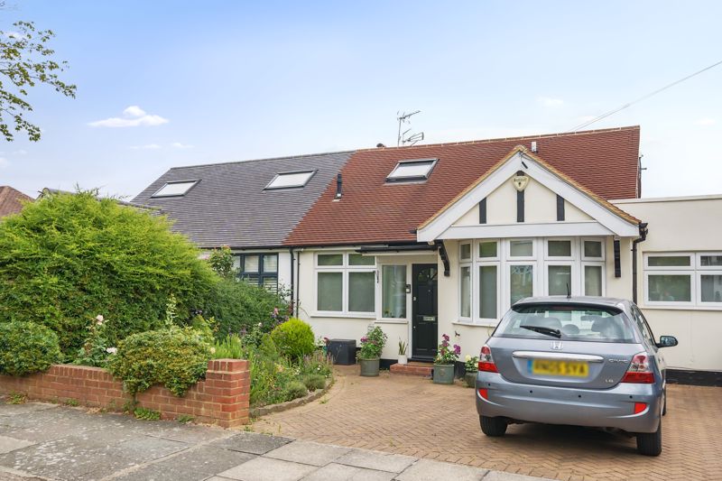Weirdale Avenue, Whetstone