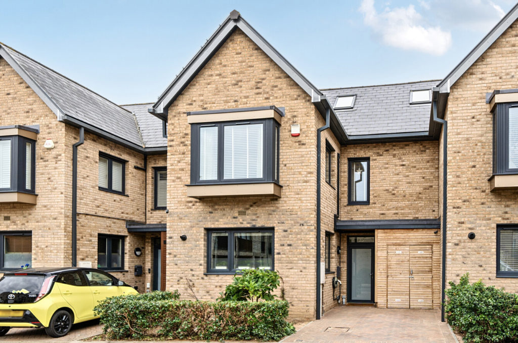 Sphinx Way, Barnet, EN5 2FG
