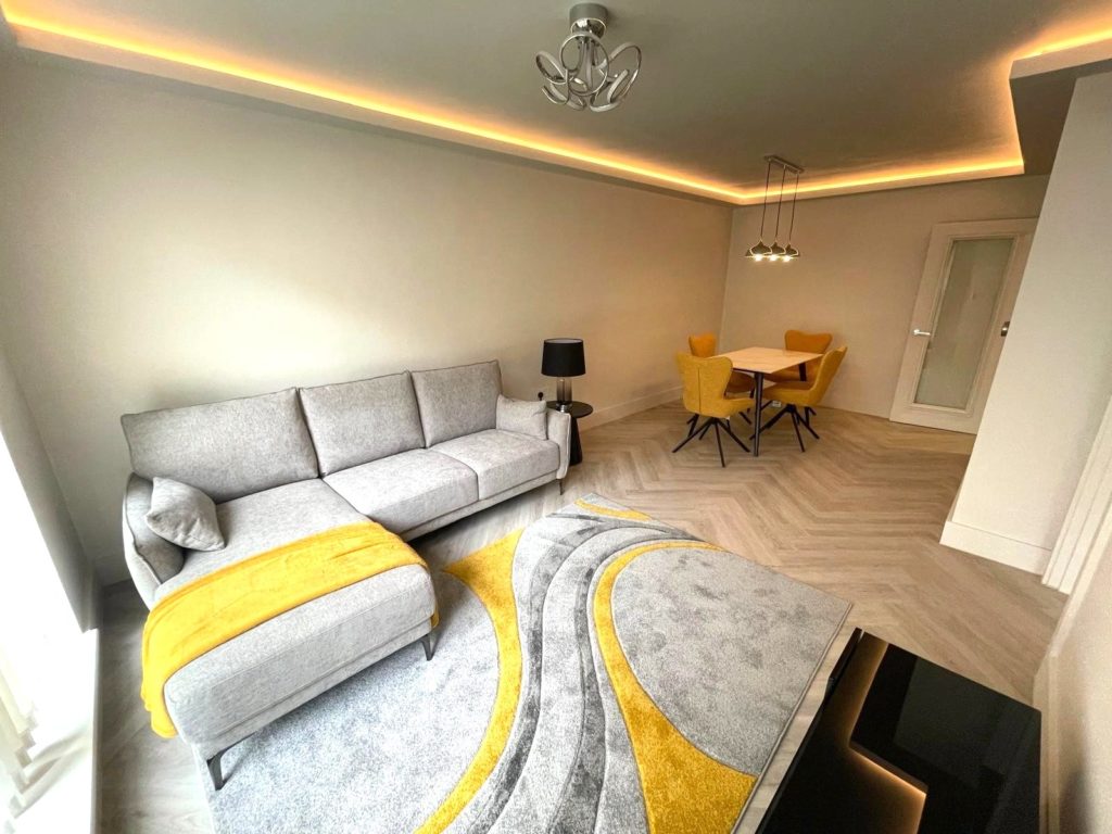 Oakleigh Road North, London, N20 0TB